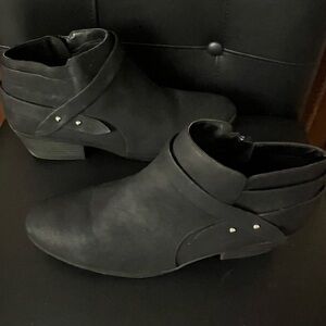 Woman's Ankle Booties